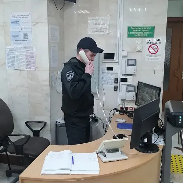 13 марта в Клинике была проведена тактико-специальная тренировка по действиям в случае совершения террористического акта с использованием беспилотных воздушных судов и реализации мероприятий по ликвидации возгорания вследствие падения БпЛА - фото 11