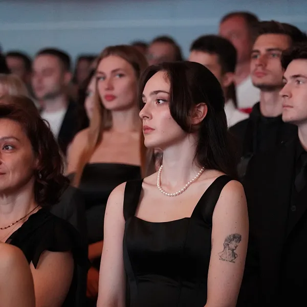 В Тверском медуниверситете прошел выпускной для 522 будущих врачей - фото 7