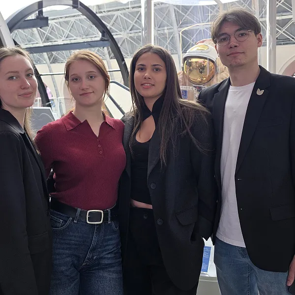 Активисты СПК «Я горжусь» посетили ВДНХ  - фото 9