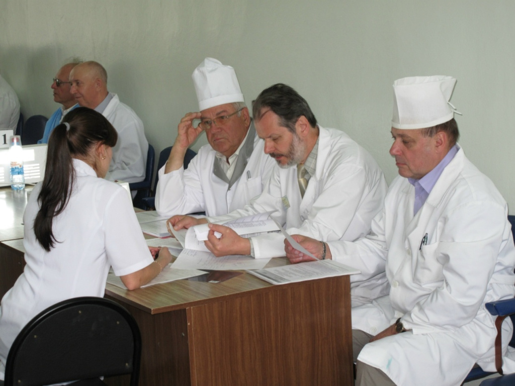 Государственный экзамен у выпускников ТГМА.jpg
