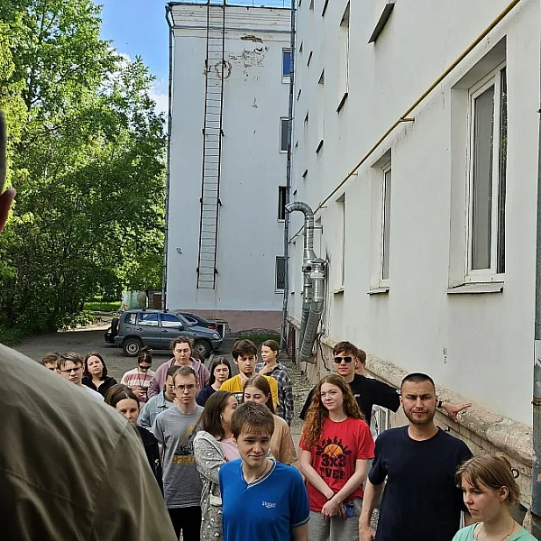 13 мая в Общежитии №1 была проведена тактико-специальная тренировка по действиям в случае угрозы совершения террористического акта с использованием беспилотных воздушных судов - фото 7