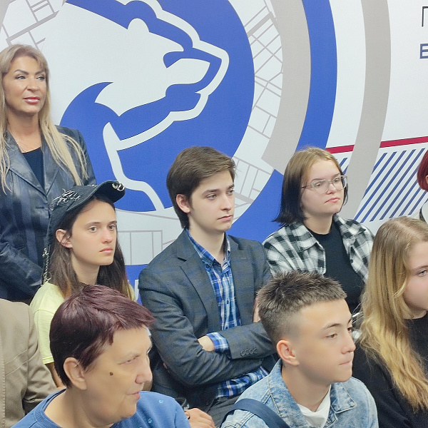 СПК «Я горжусь» ТвГМУ и Совет Обучающихся приняли участие в открытии фотовыставки «Подледный мир северных морей России» - фото 2