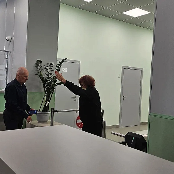 4 августа в Поликлинике была проведена тактико-специальная тренировка по действиям в случае угрозы совершения террористического акта с использованием зажигательной смеси и последующим возникновением пожара - фото 1