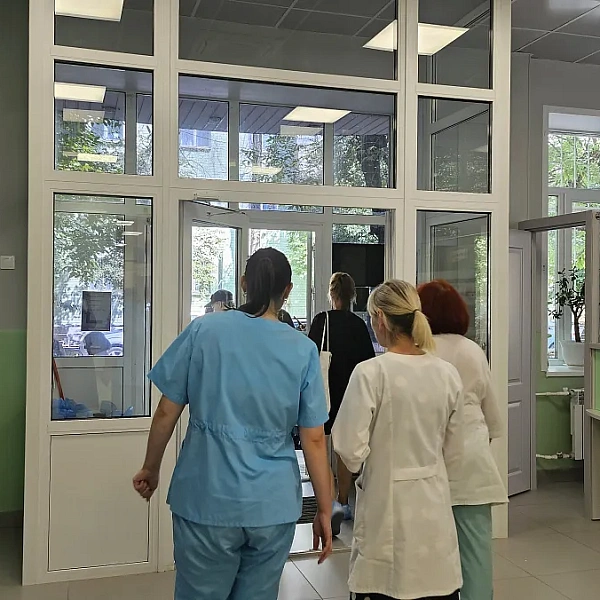 4 августа в Поликлинике была проведена тактико-специальная тренировка по действиям в случае угрозы совершения террористического акта с использованием зажигательной смеси и последующим возникновением пожара - фото 5