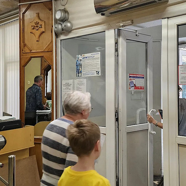 23 июня в Поликлинике была проведена тактико-специальная тренировка по действиям в случае угрозы совершения террористического акта с обнаружением «взрывоопасного предмета» - фото 5