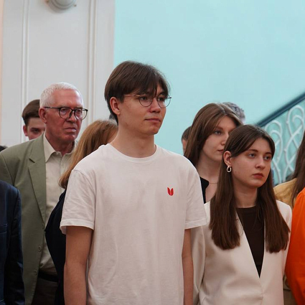 В Тверском медуниверситете открылась уникальная фотовыставка, посвященная работе врачей в зоне СВО  - фото 9