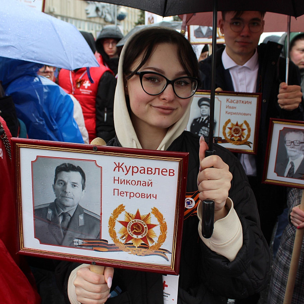 "Бессмертный медсанбат" ТвГМУ прошел по улицам Твери - фото 2