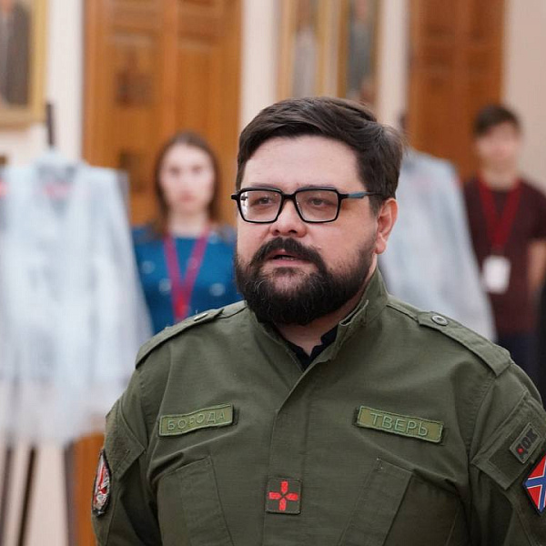 В Тверском медуниверситете открылась уникальная фотовыставка, посвященная работе врачей в зоне СВО  - фото 4