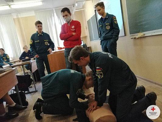 Волонтеры-медики Тверского ГМУ приняли участие во Всероссийской акции «Помоги Первым»