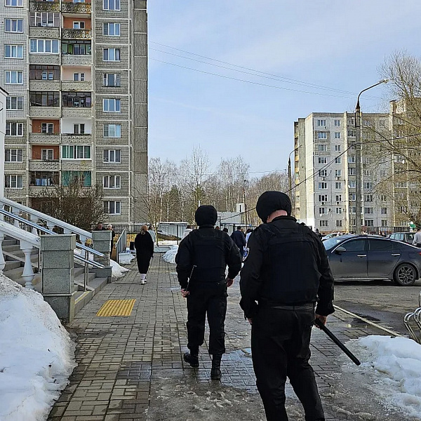 13 марта в Клинике была проведена тактико-специальная тренировка по действиям в случае совершения террористического акта с использованием беспилотных воздушных судов и реализации мероприятий по ликвидации возгорания вследствие падения БпЛА - фото 5