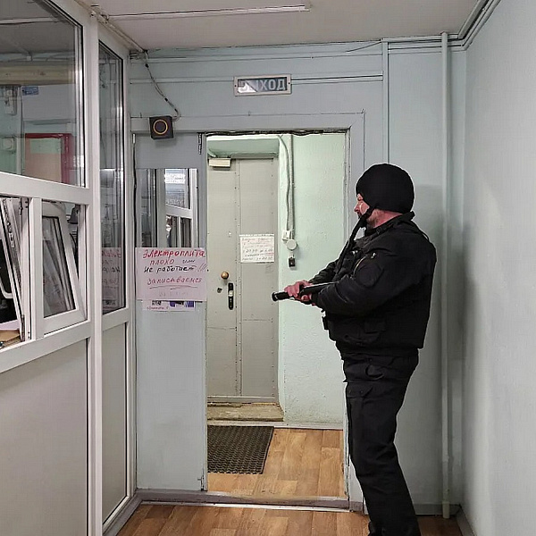 10 апреля в Общежитии №4 была проведена тактико-специальная тренировка по действиям в случае угрозы совершения террористического акта с использованием БпЛА - фото 4