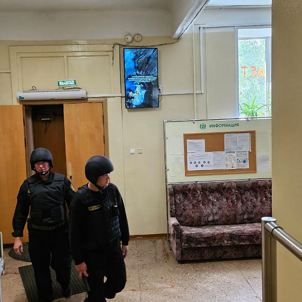 26 июня в Тверском ГМУ была проведена тактико-специальная тренировка по проверке готовности персонала к действиям при угрозе совершения террористического акта с использованием беспилотных воздушных судов на территории Общежития №1 - фото 12