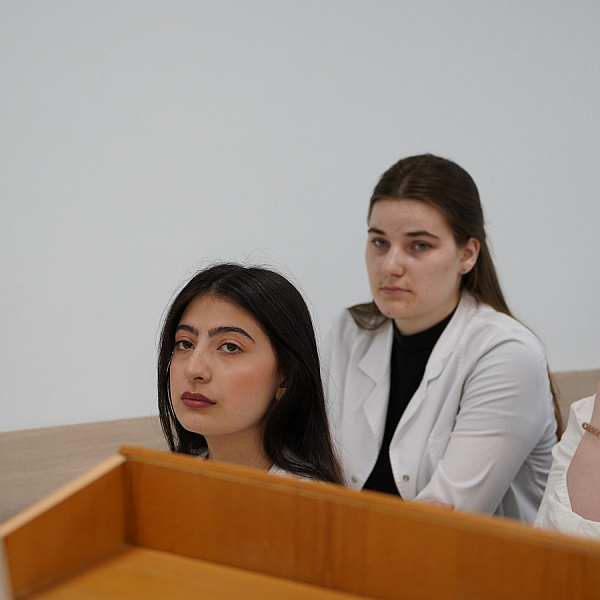 «Мы патриоты России». Студенты ТвГМУ встретились с врачом Вязовченко Е.П. - фото 3