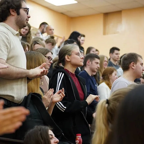 Студенты – медики встретились с бойцами службы эвакуации СВО - фото 2