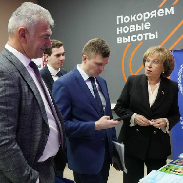Ректор Тверского медуниверситета представил Губернатору разработки ученых вуза  - фото 8