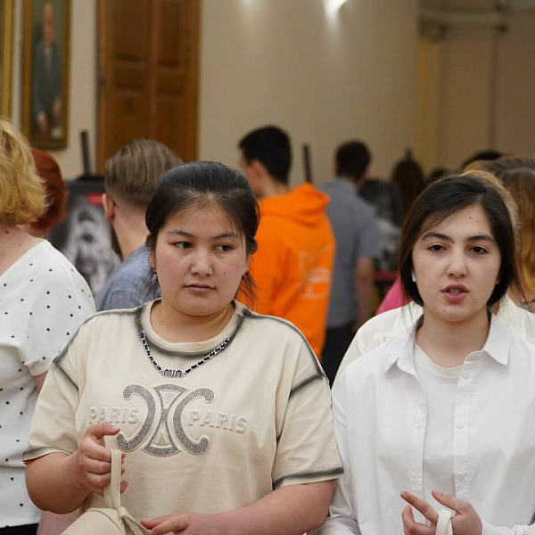 В Тверском медуниверситете открылась уникальная фотовыставка, посвященная работе врачей в зоне СВО  - фото 3