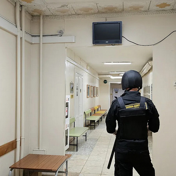 23 июня в Поликлинике была проведена тактико-специальная тренировка по действиям в случае угрозы совершения террористического акта с обнаружением «взрывоопасного предмета» - фото 8