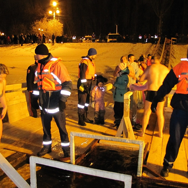 Участие отярда Спасатель в обеспечении безопасности на Крещенских купаниях - фото 28