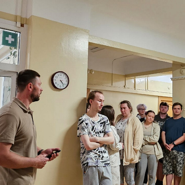 26 июня в Тверском ГМУ была проведена тактико-специальная тренировка по проверке готовности персонала к действиям при угрозе совершения террористического акта с использованием беспилотных воздушных судов на территории Общежития №1 - фото 1