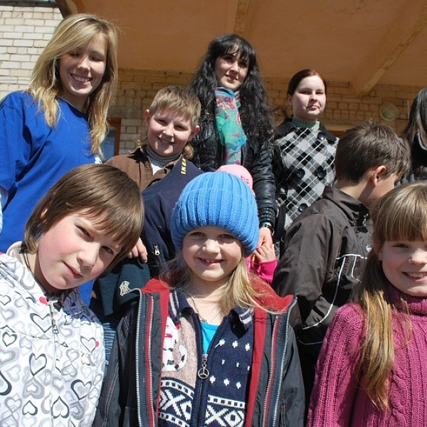 День благотворительности и пропаганды здорового образа жизни в Медновской школе-интернане 26 апреля 2010 года - фото 32